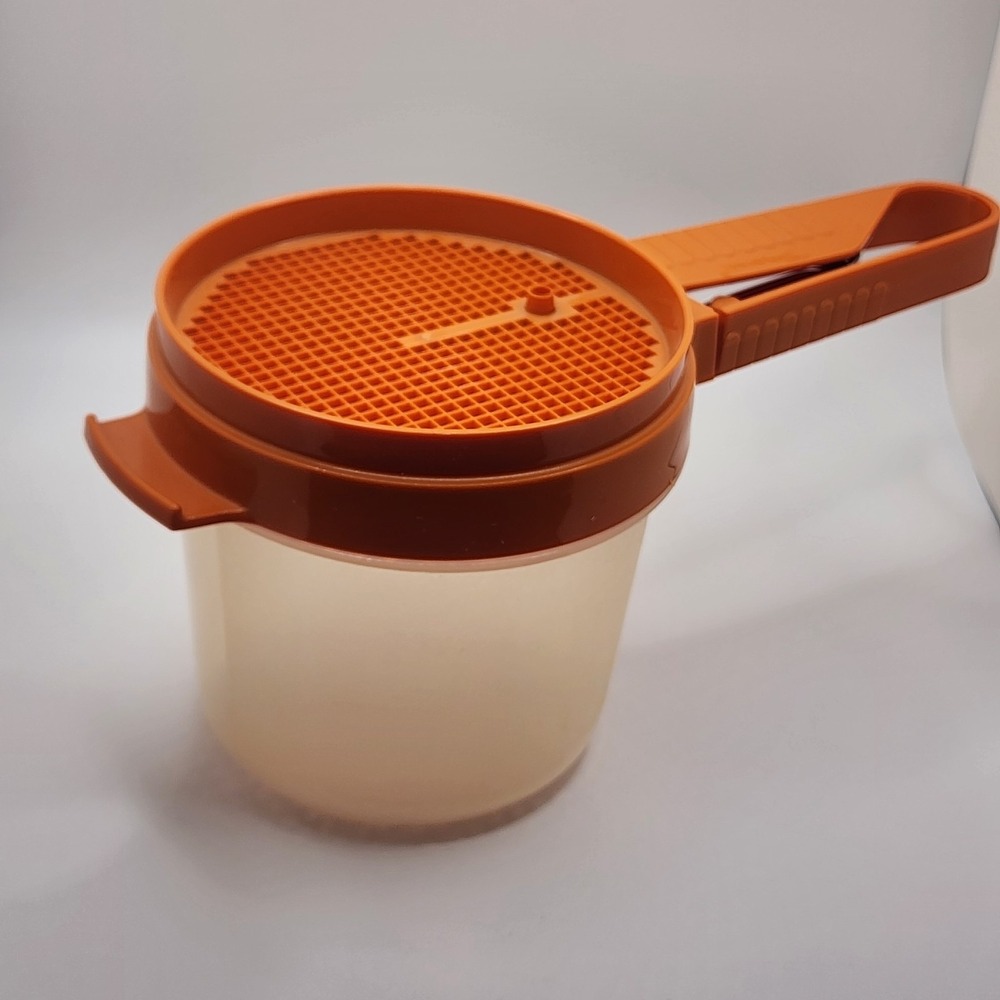 Vintage Tupperware Sift-It Set Handheld Flour Sifter 2.5 Cup 1493-14 Orange